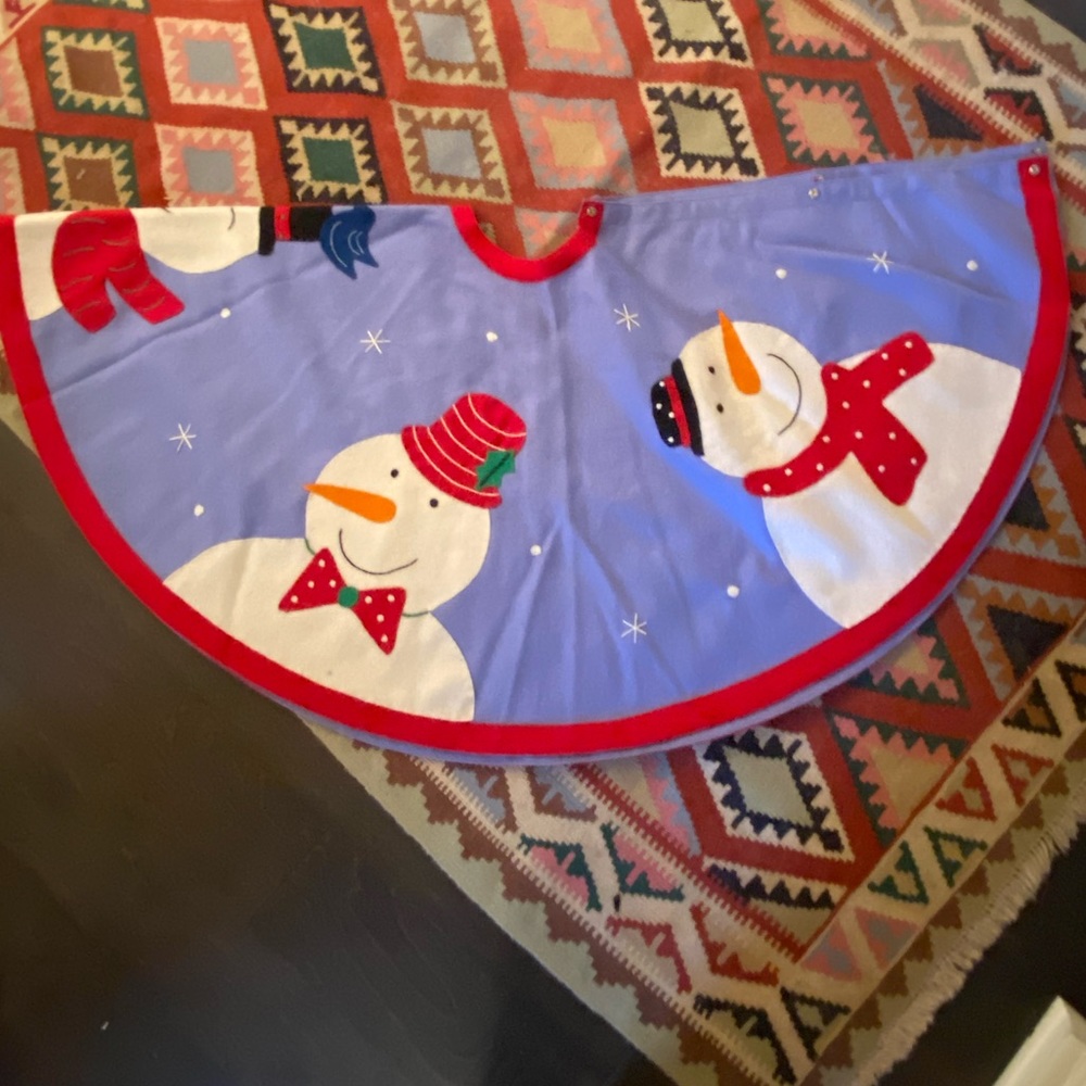 Snowman Christmas tree skirt